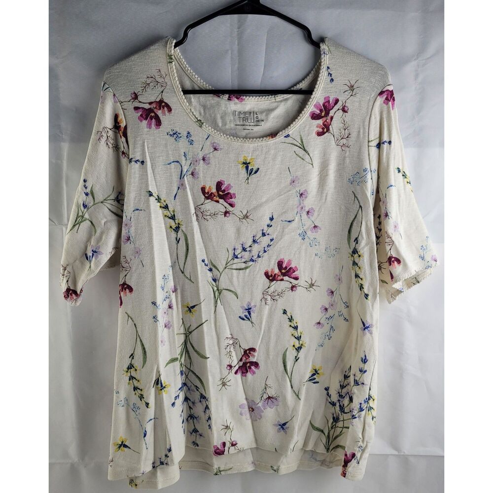 Time and Tru white floral scoop neck short-sleeve knit top Sz L